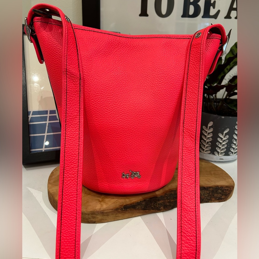 Coach mini duffle - neon pink